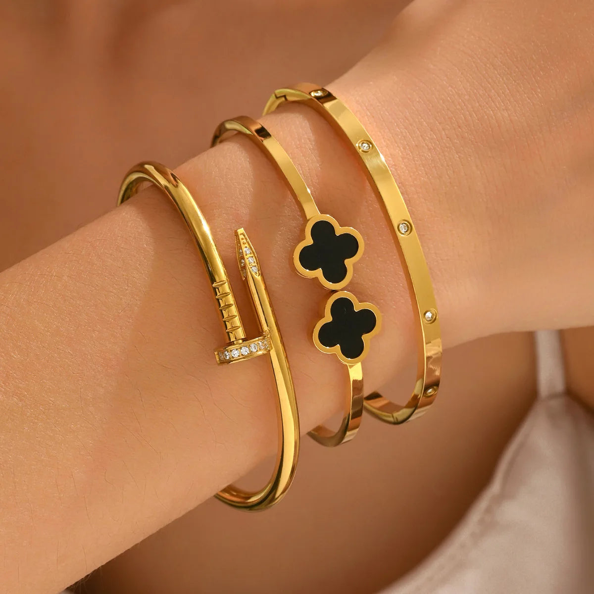 Non-Fading Fashion Gold round Love Letter Bracelet