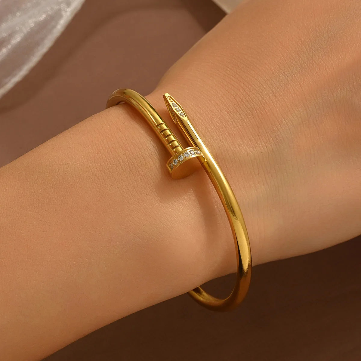 Non-Fading Fashion Gold round Love Letter Bracelet